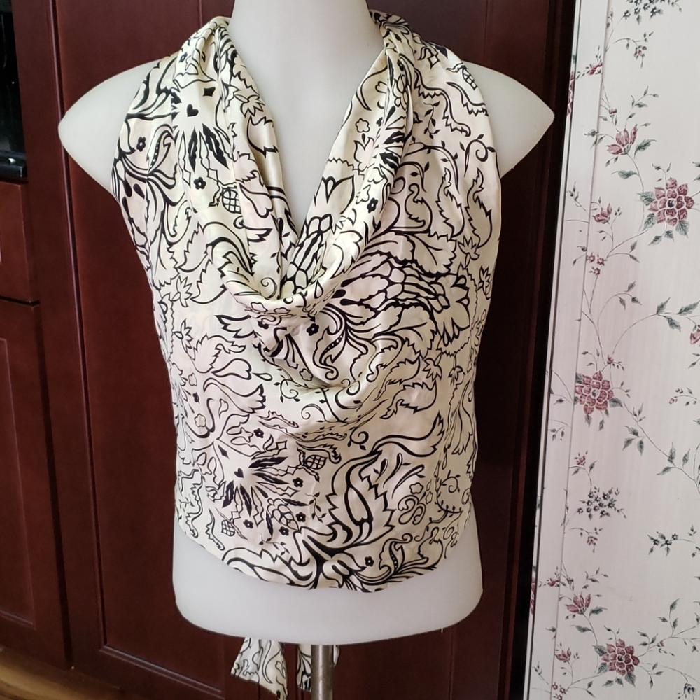 White House Black Market Cream and Black Patterned Top